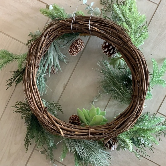 Fall/winter wreath - Picture 4 of 4